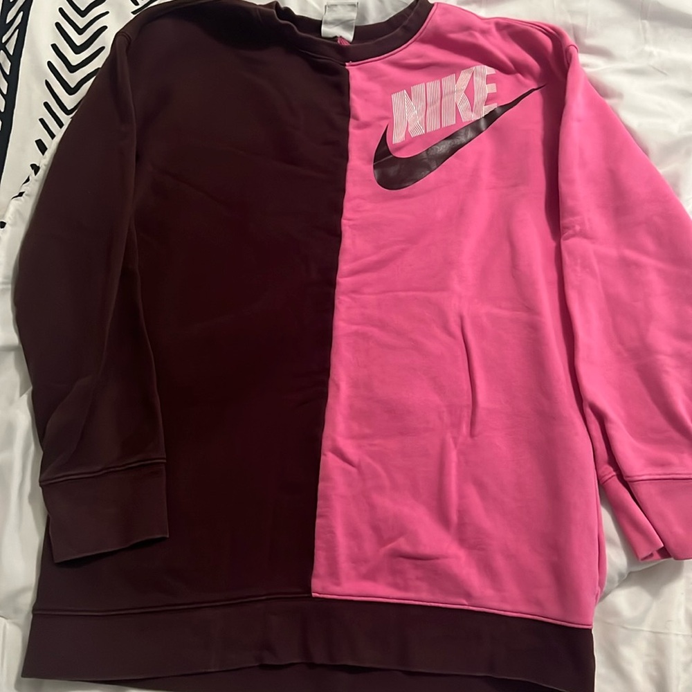Nike tunic kids XL fits like a women small
